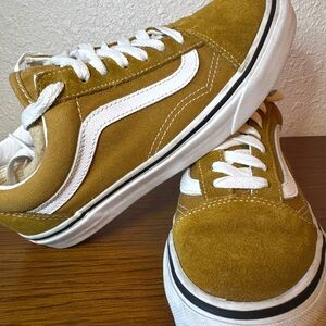 VANS old Skool Low Top Shoes  Sneakers Hot Mustard White Suede